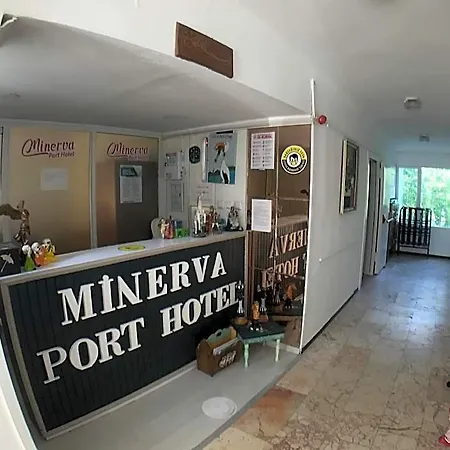 Otel Minerva Port 3*