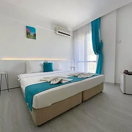 Otel Minerva Port 3*
