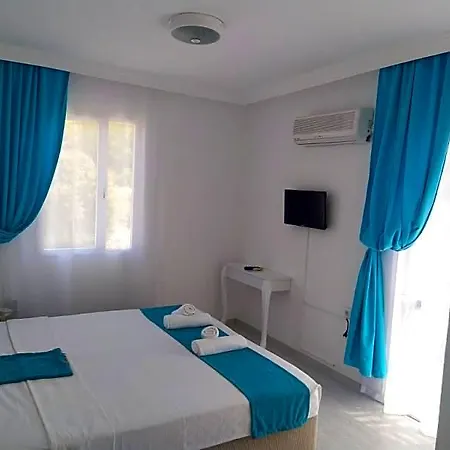 Minerva Port מלון 3*